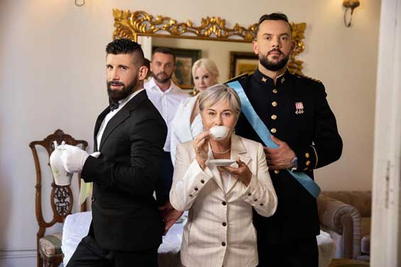 Loose cannon Euro prince Sir Peter is on thin ice with his mother, the queen, after yet another scandal hits the news. But that doesn't stop him from hitting on palace waiter Justin Jett right under her nose!